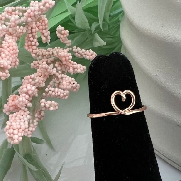 HEART Toe Ring 14K Rose Gold Filled - Picture 16 of 17
